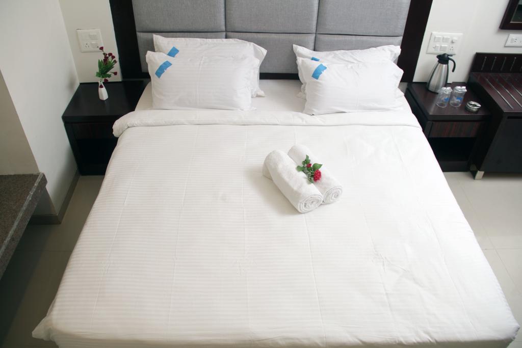 The Sky Court Hotel Aurangabad  Room photo