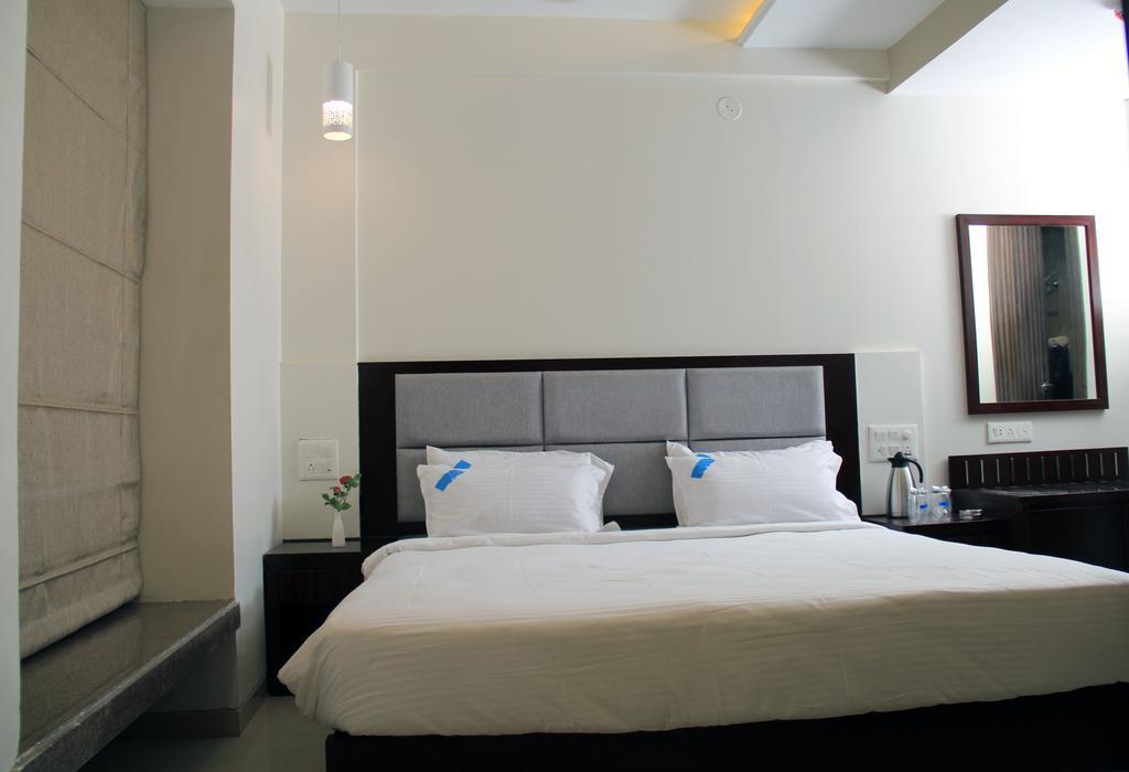 The Sky Court Hotel Aurangabad  Room photo