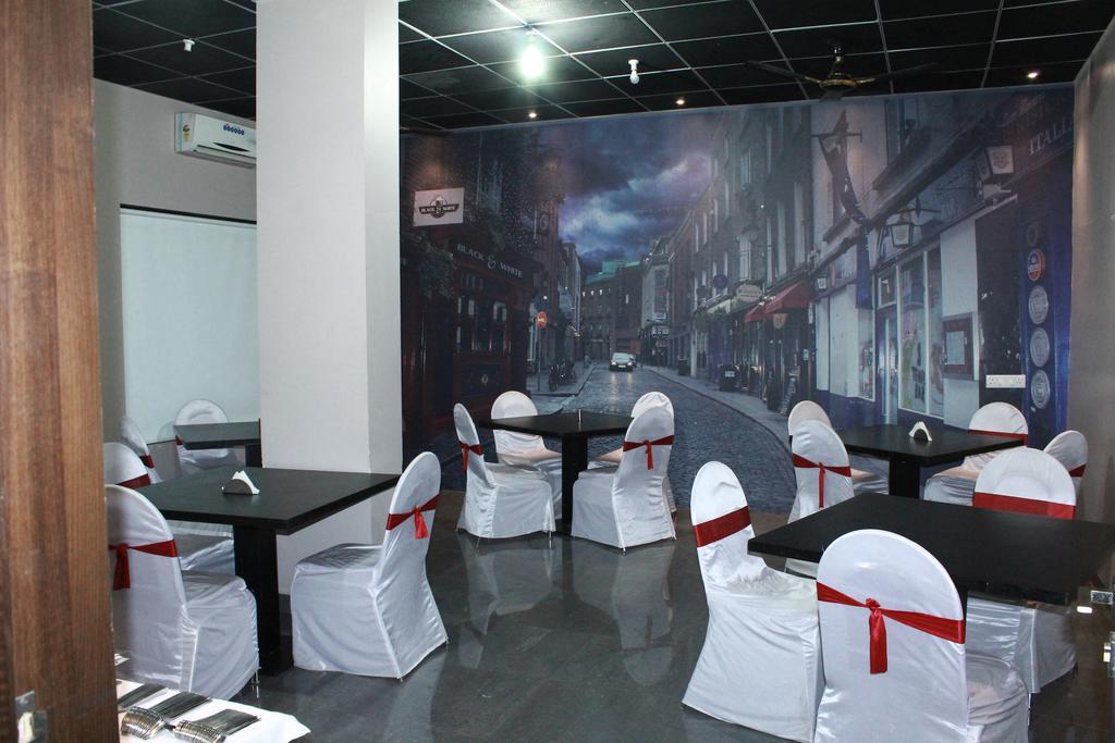 The Sky Court Hotel Aurangabad  Exterior photo