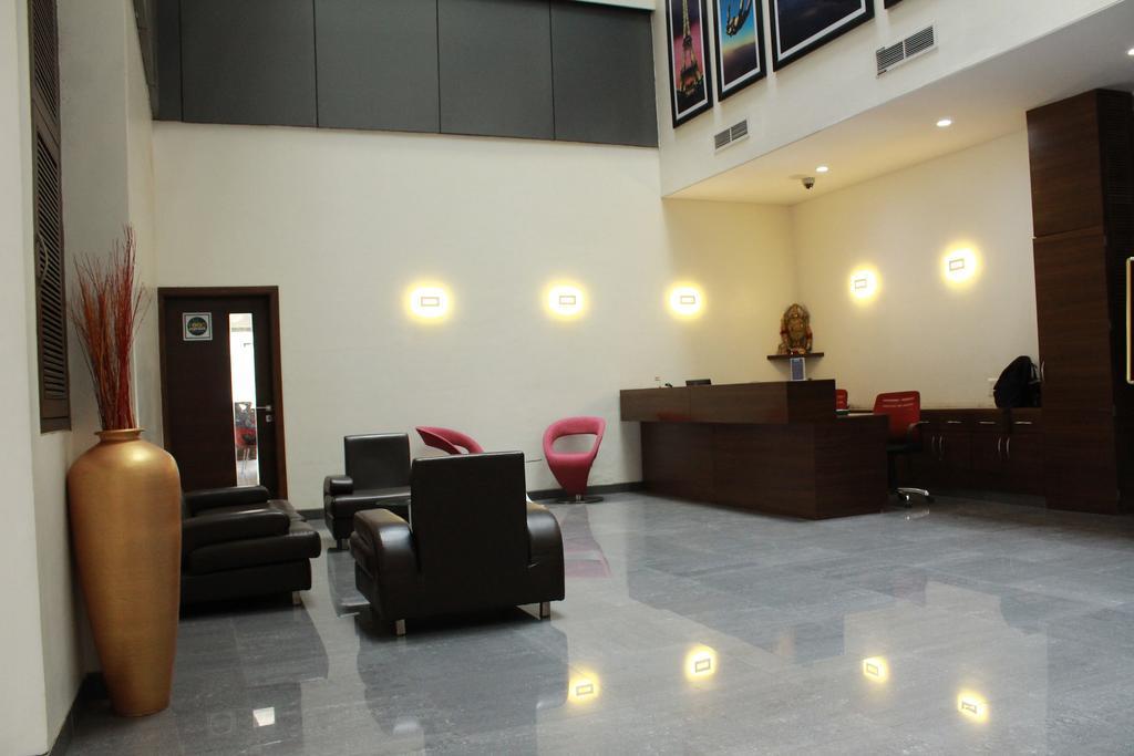 The Sky Court Hotel Aurangabad  Exterior photo