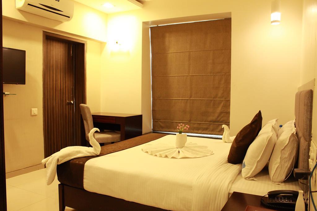 The Sky Court Hotel Aurangabad  Exterior photo