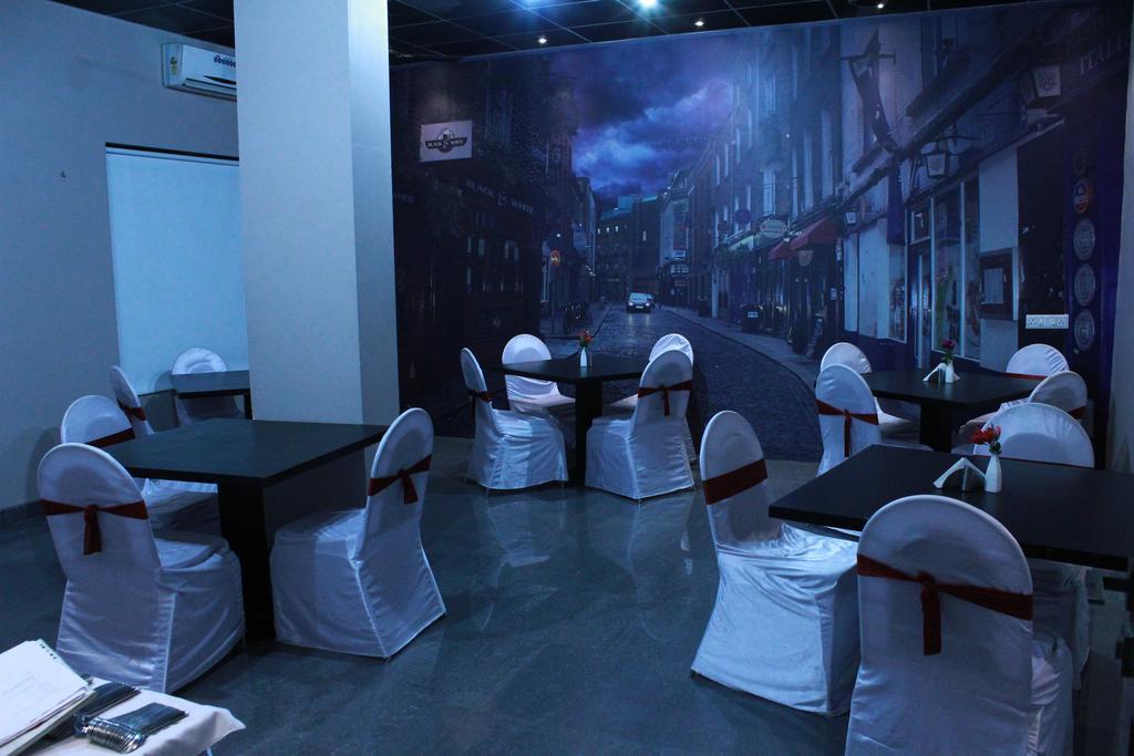 The Sky Court Hotel Aurangabad  Exterior photo